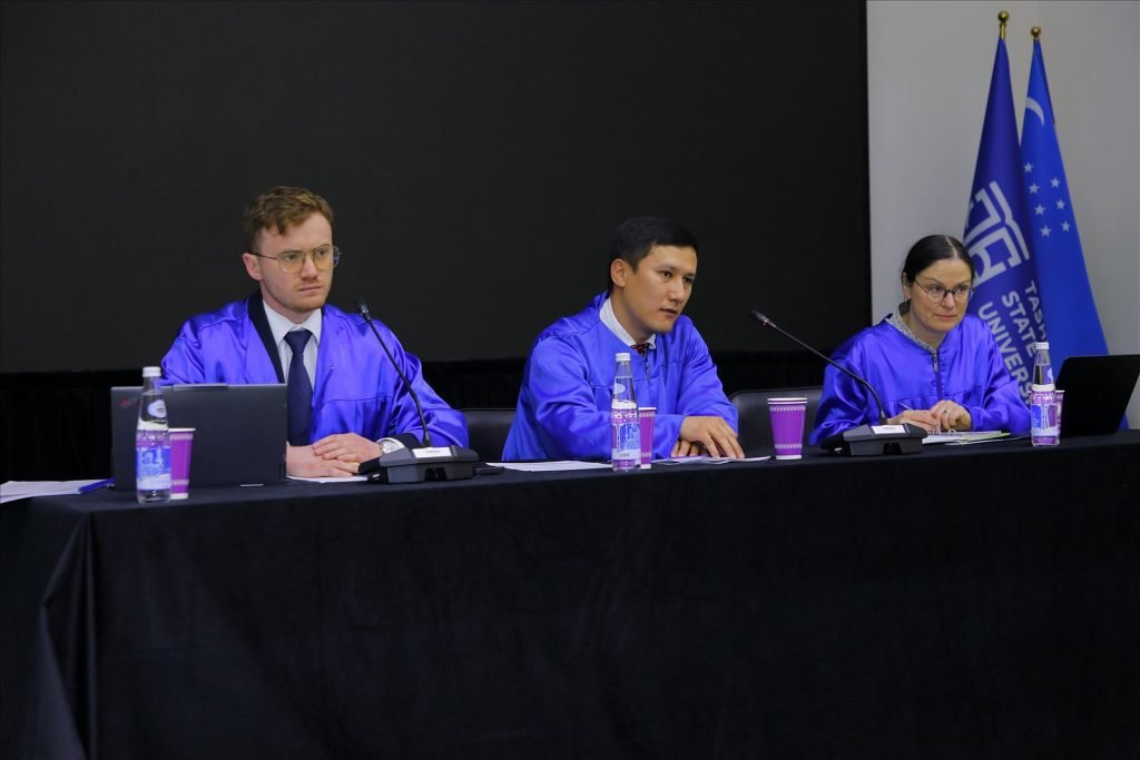 Dmitry Gusev, Abay Abylaiuly and Anna Arkhipova on the bench during the Uzbekistan Final Round 2026.